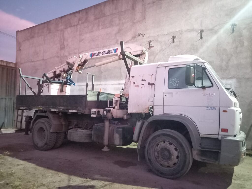 Hidrogrúa Hidrogrubert N-17500 con barquilla