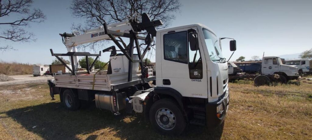 Hidrogrúa Hidrogrubert T-15000 con barquilla